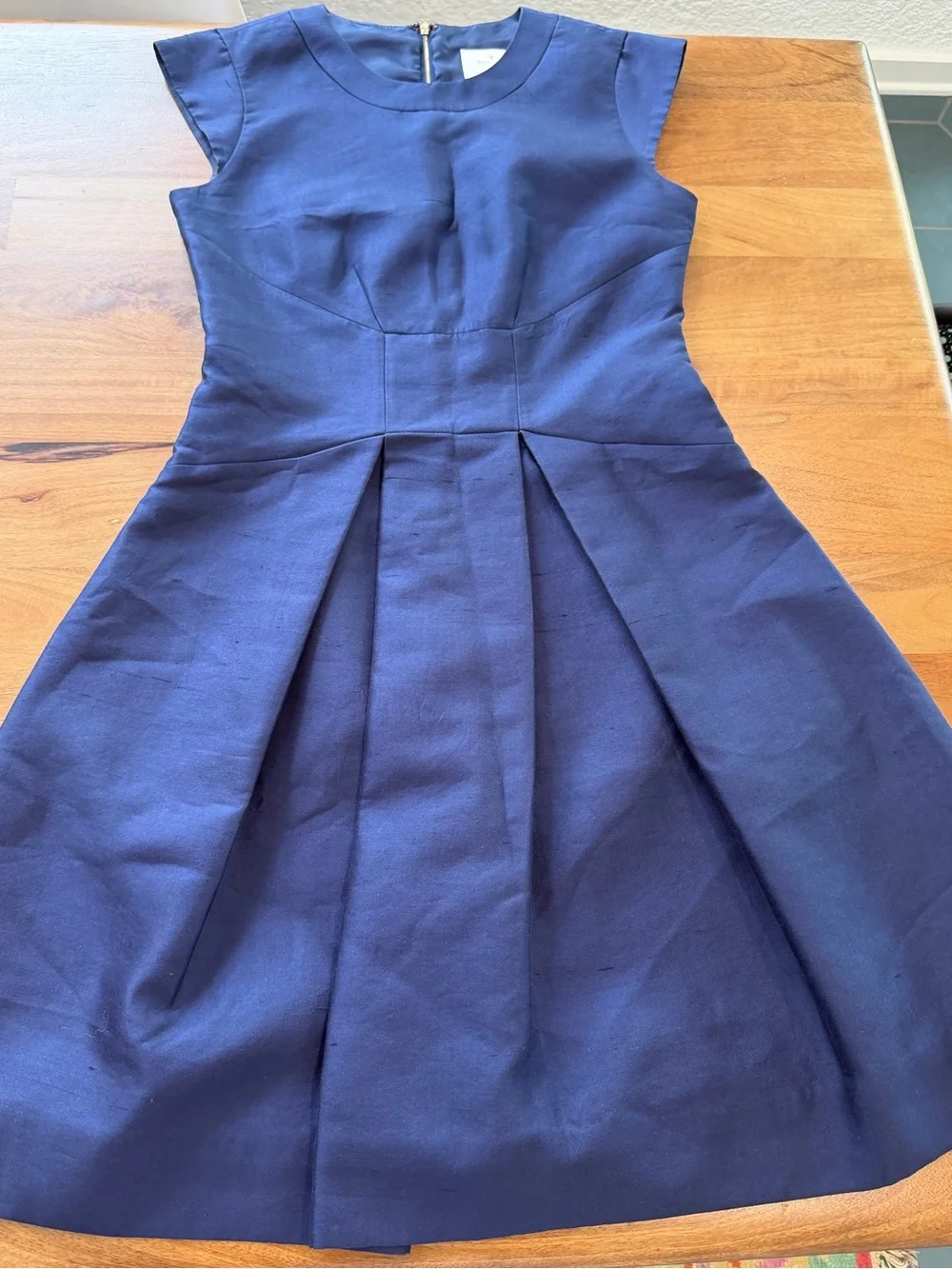 kate spade Silk ‘Vail’ Dress w/ Pleats and Cap Sleeve in Navy Size 6